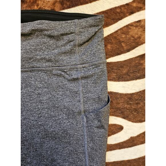 Lululemon Heather Gray Pace Rival Crop Full-On Luxtreme Size 6 - Picture 3 of 5